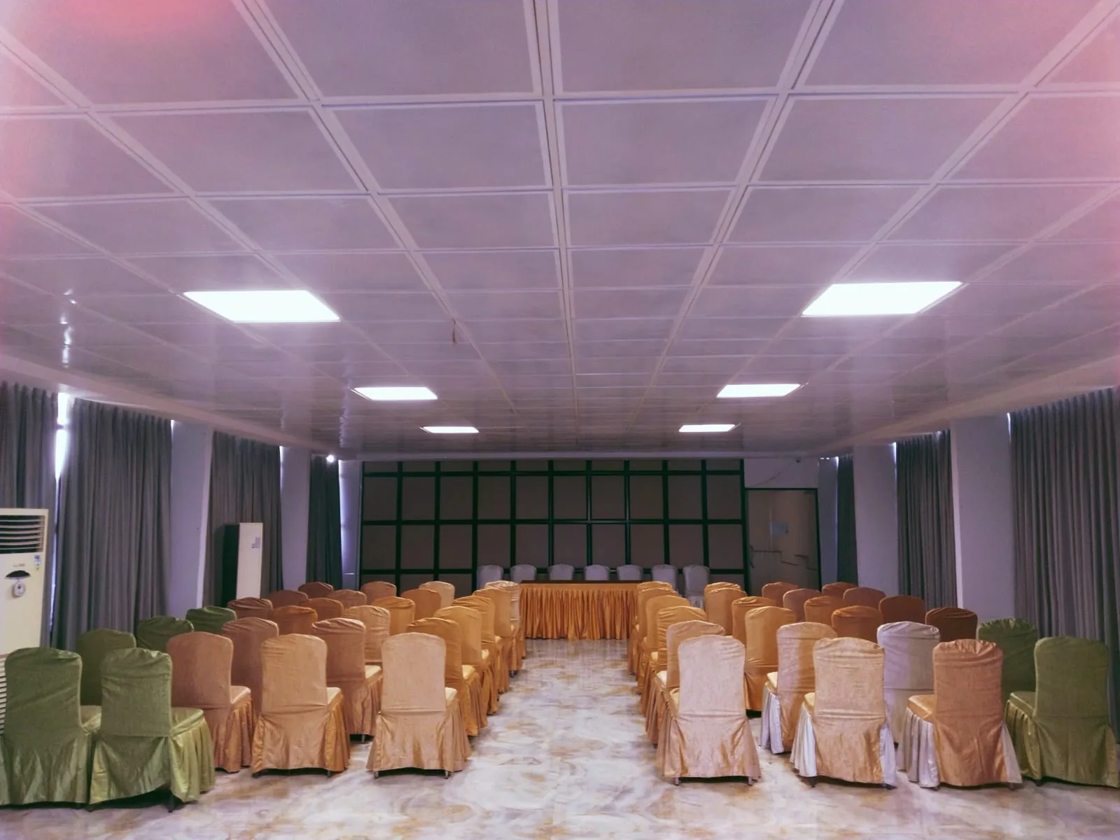 Hotel Meraden Opus in Goa