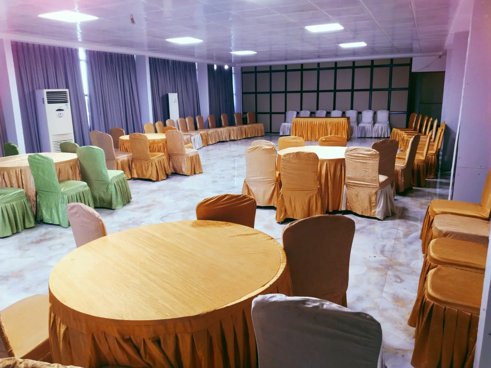 Hotel Meraden Opus in Goa