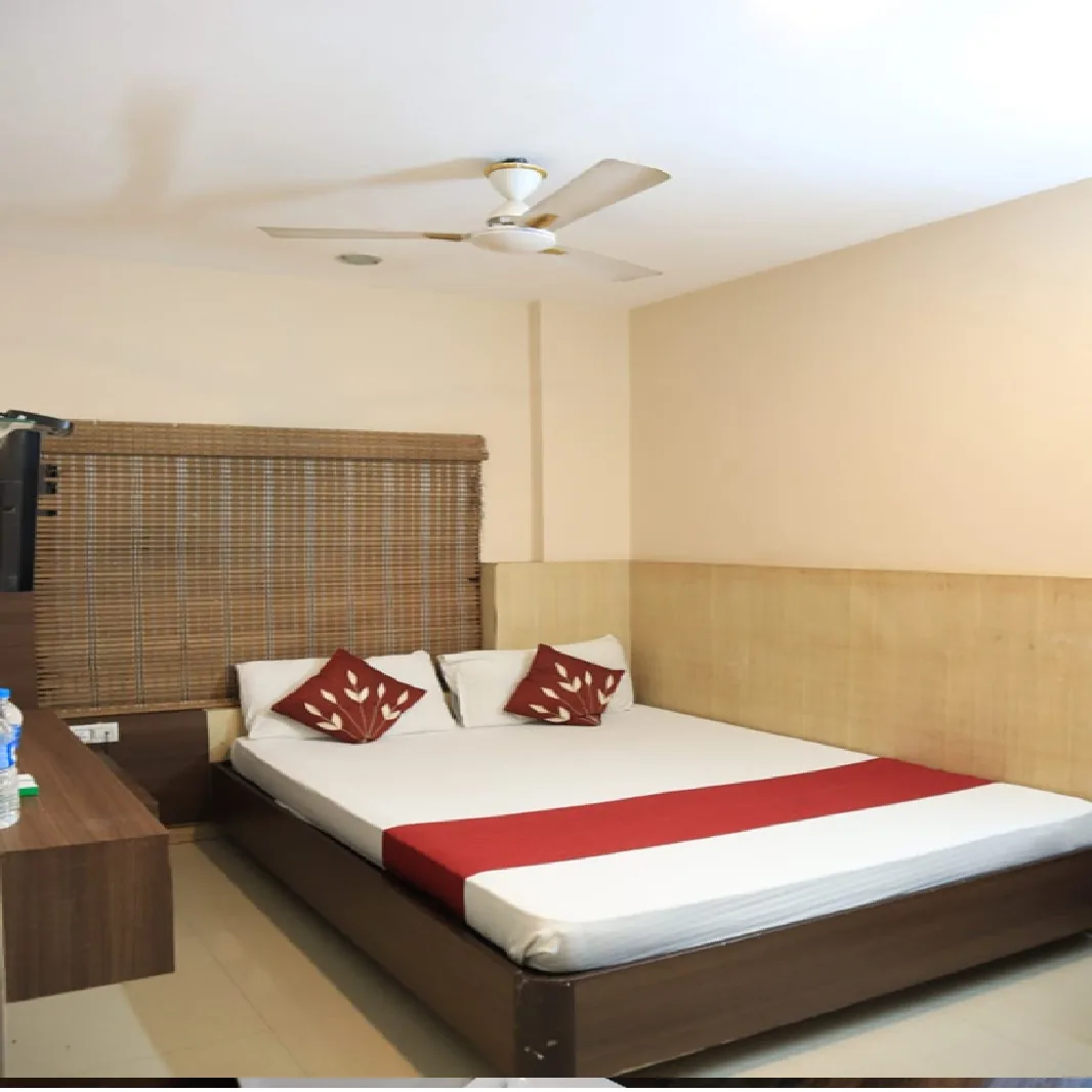 Sivamurugan Hotels in Kumbakonam