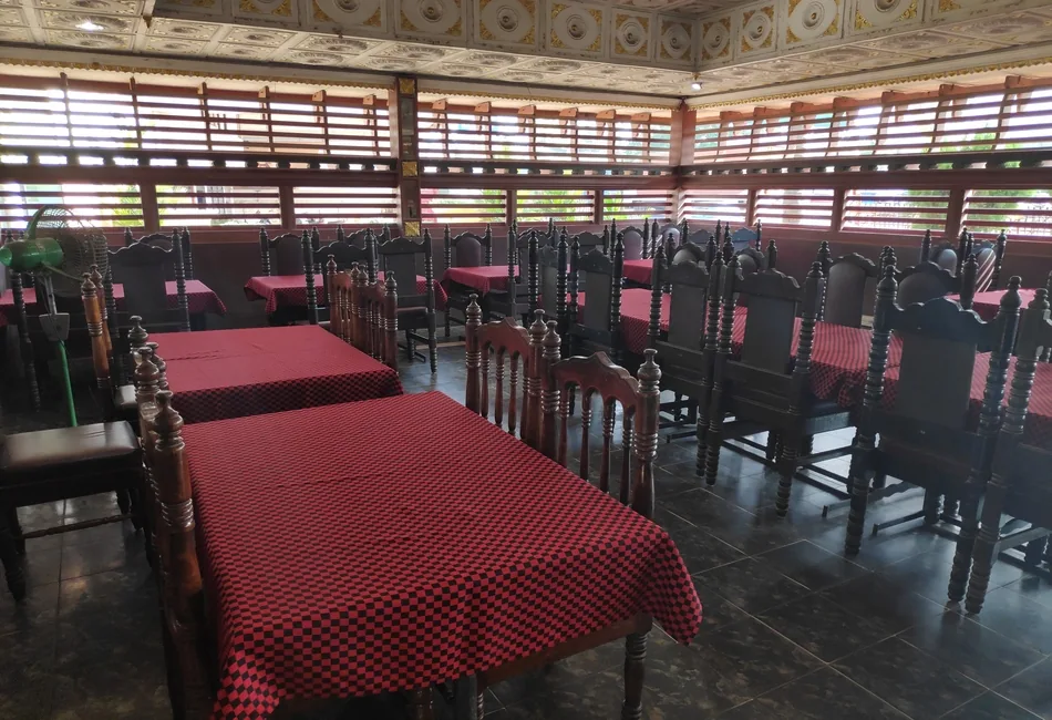 Hotel Rajadhani — property photograph
