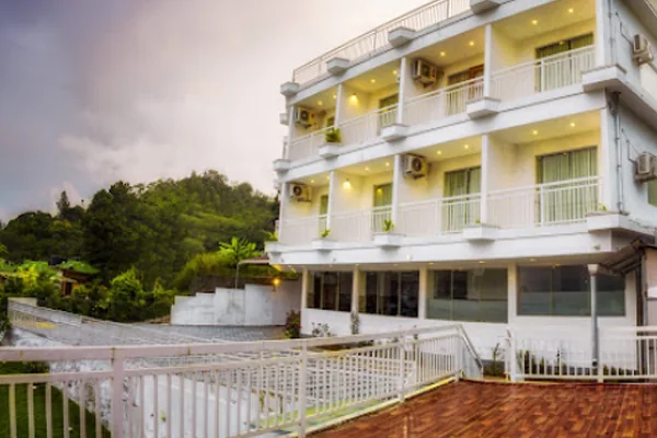 Moonline Resort — property photograph