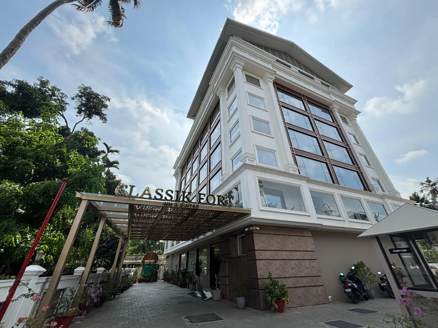 The Classik Fort Inn & Suites — property photograph