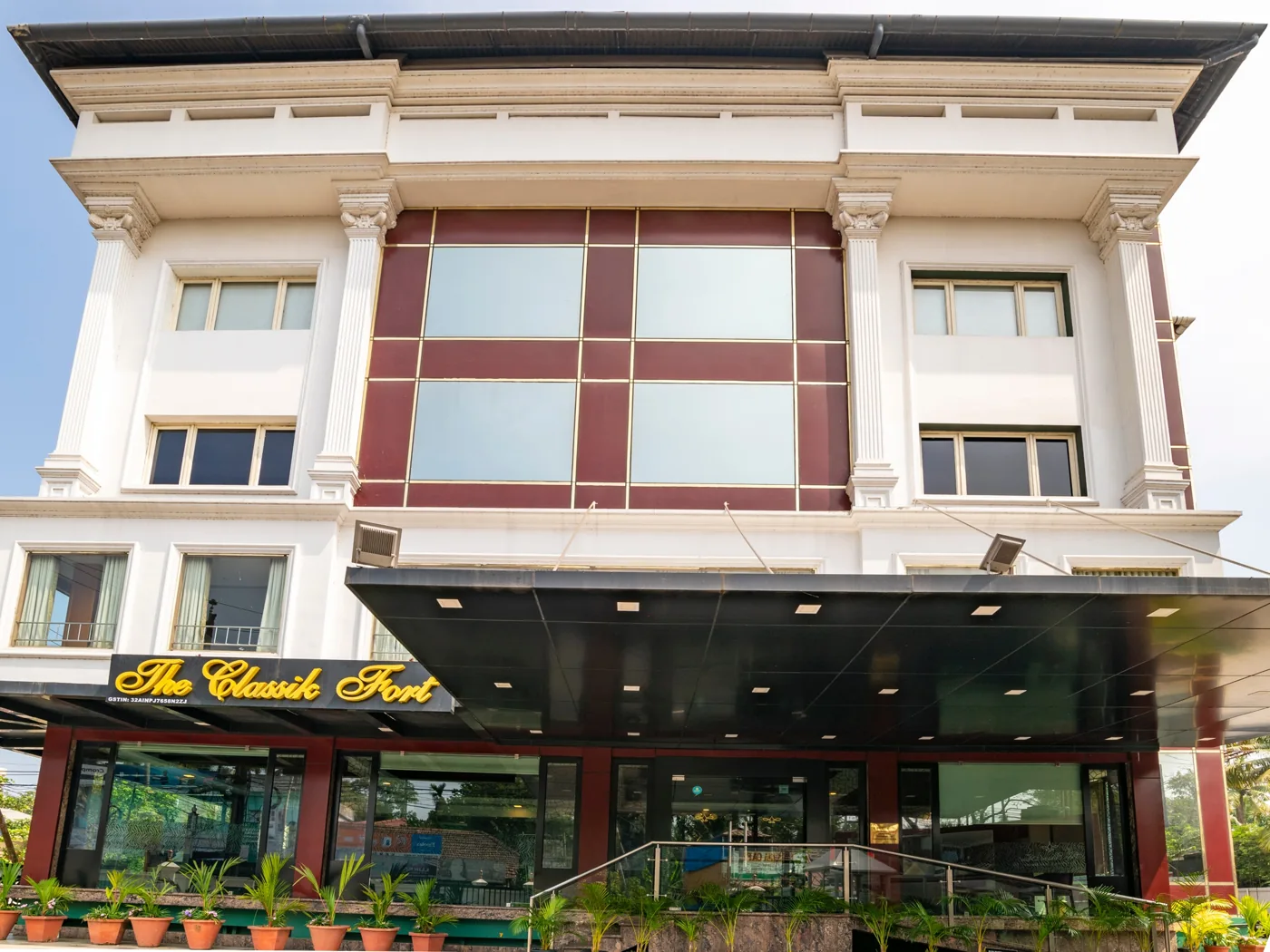 The Classik Fort Inn & Suites — property photograph