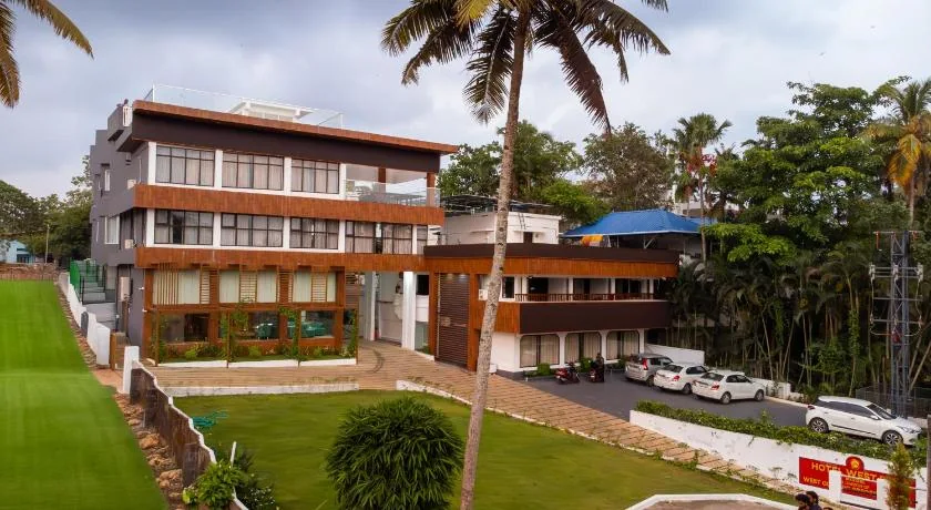 West Bay Marisol — property photograph