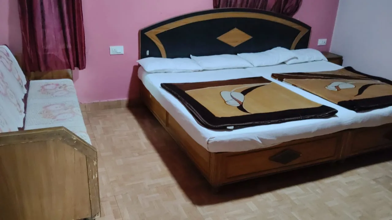 Devi Tourist Inn in Ooty