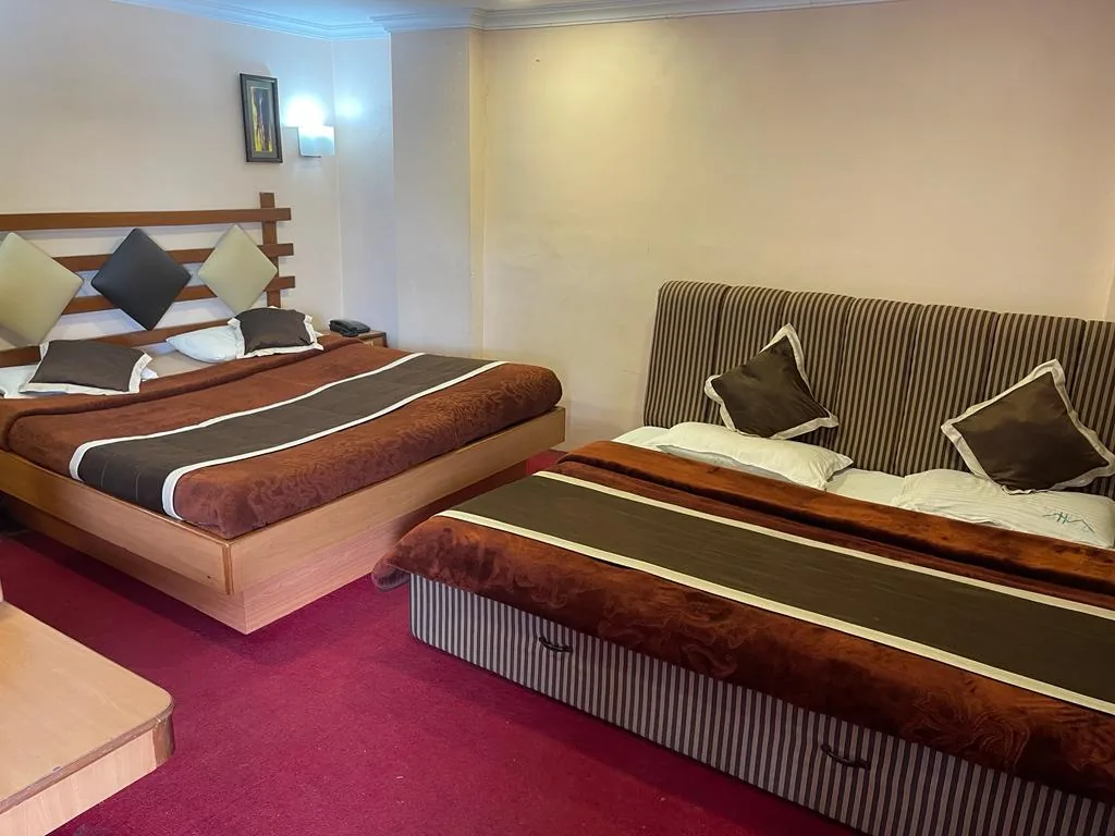 Hotel Maneck Residency in Ooty