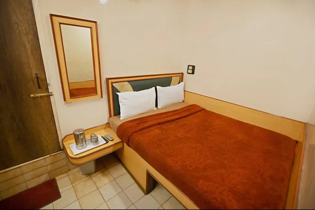 Hotel Maneck Residency in Ooty